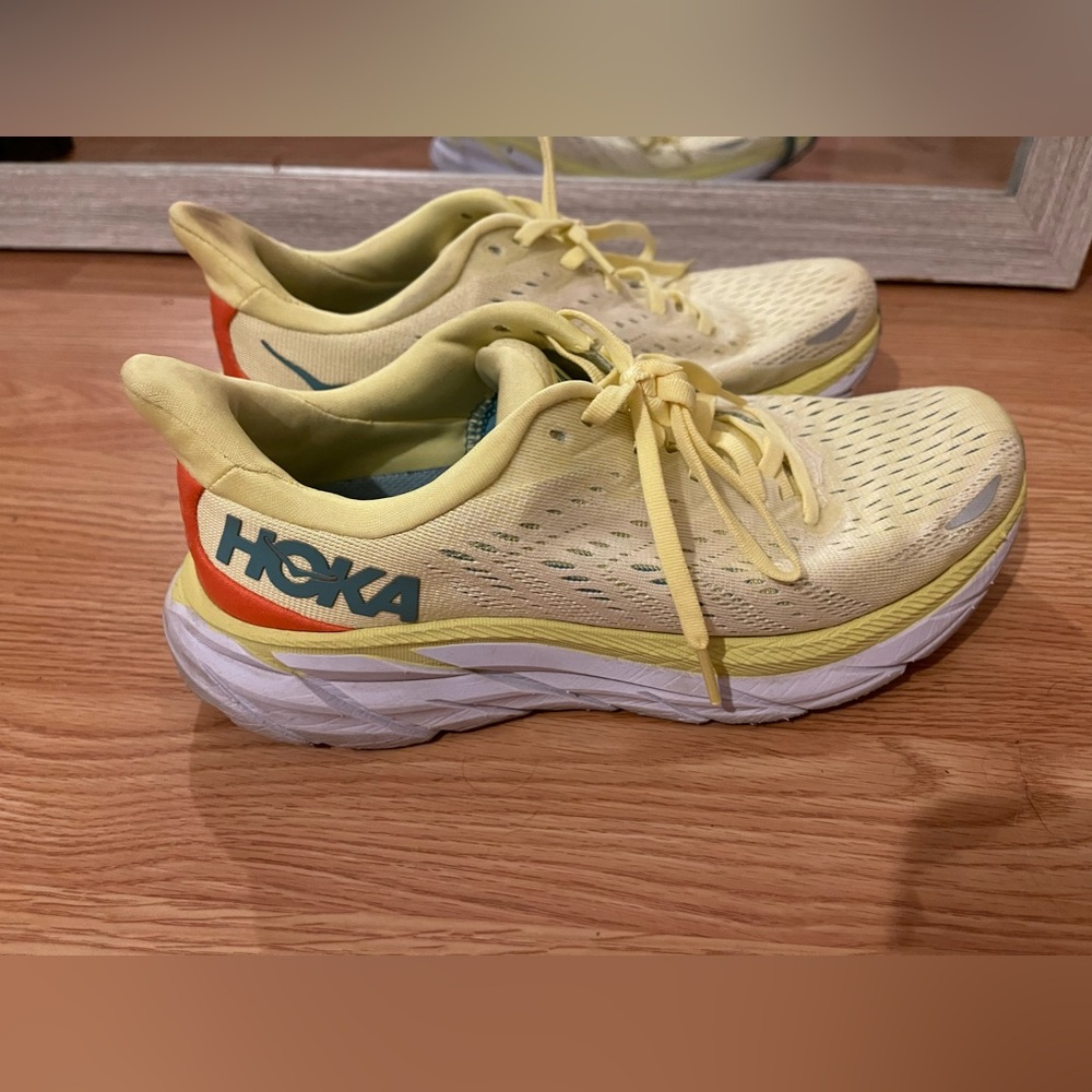 Hoka Clifton 8